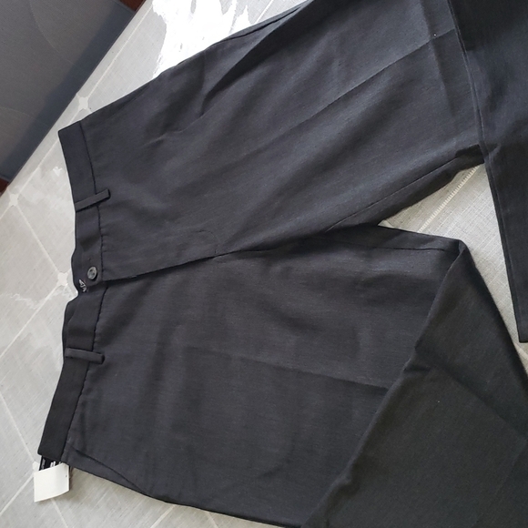 NWT Men's Dockers the original signature khaki classic fit pants, Size 3… - Picture 10 of 12